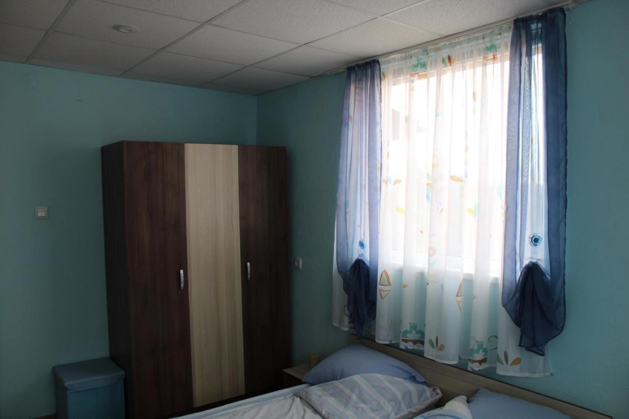 Къщи За Гости Ореха Samokov Esterno foto