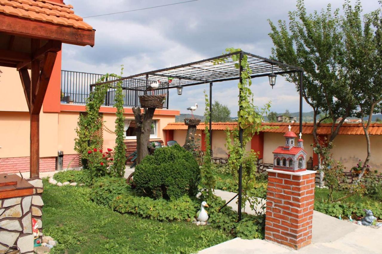 Къщи За Гости Ореха Samokov Esterno foto