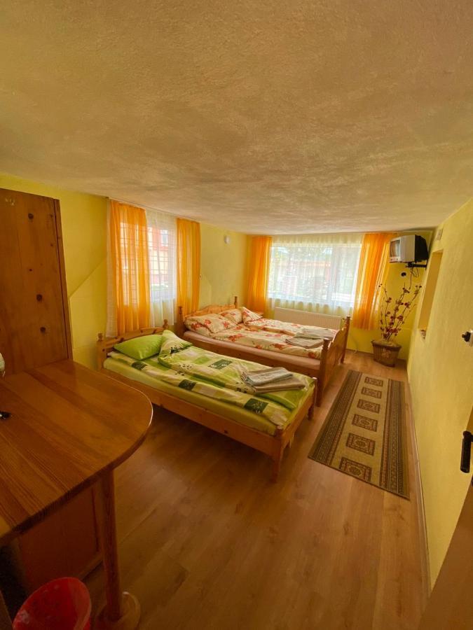 Къщи За Гости Ореха Samokov Esterno foto