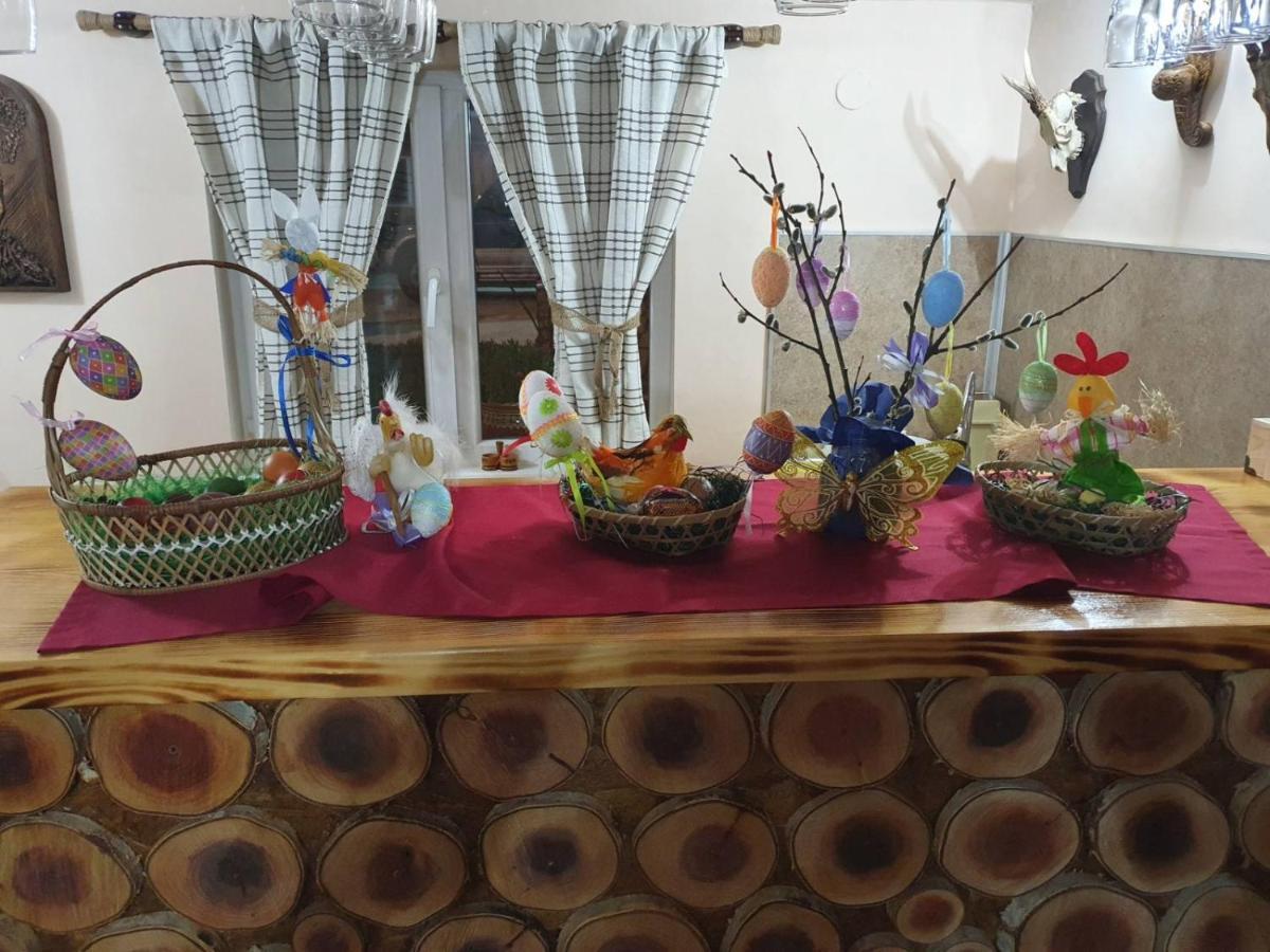 Къщи За Гости Ореха Samokov Esterno foto
