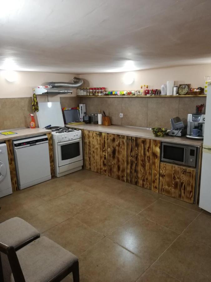 Къщи За Гости Ореха Samokov Esterno foto